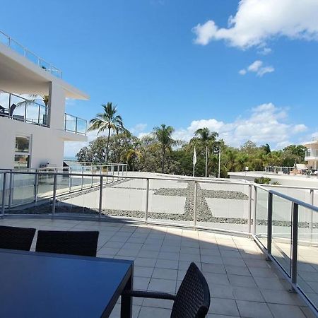 Pier Resort Urangan Exterior photo