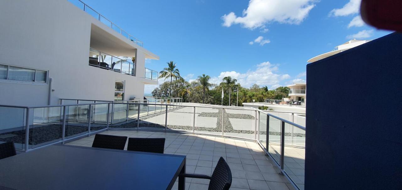 Pier Resort Urangan Exterior photo