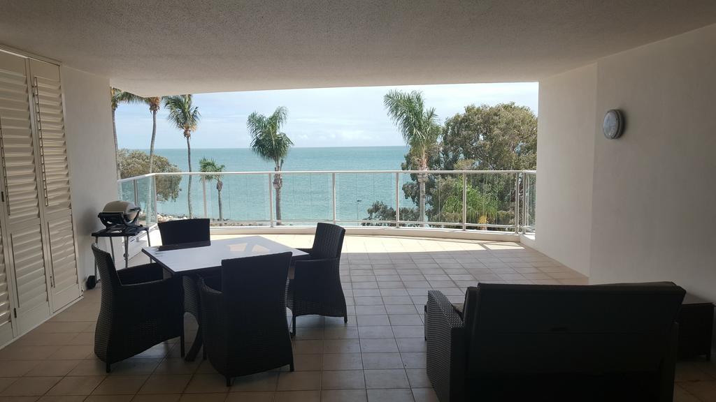 Pier Resort Urangan Exterior photo
