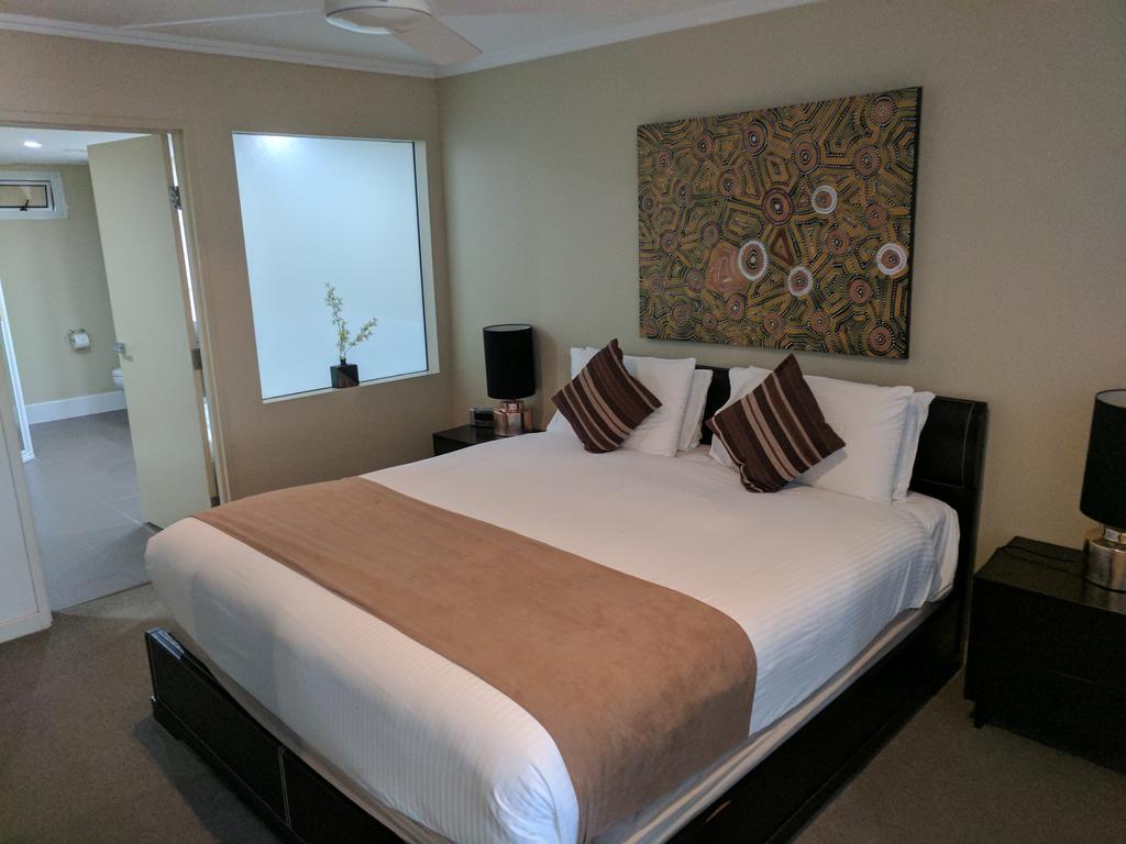 Pier Resort Urangan Exterior photo