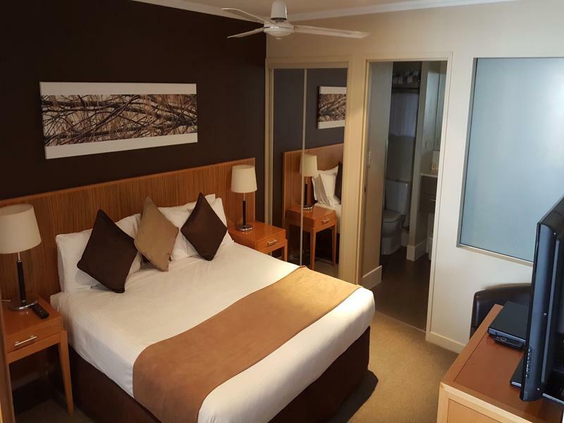 Pier Resort Urangan Exterior photo